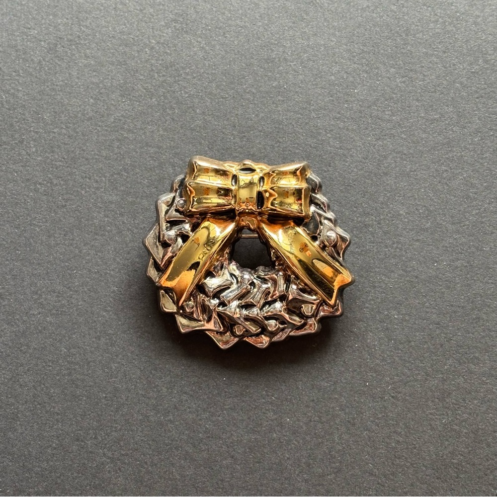 Best Silver & Gold Wreath Brooch - Picture 3 of 3